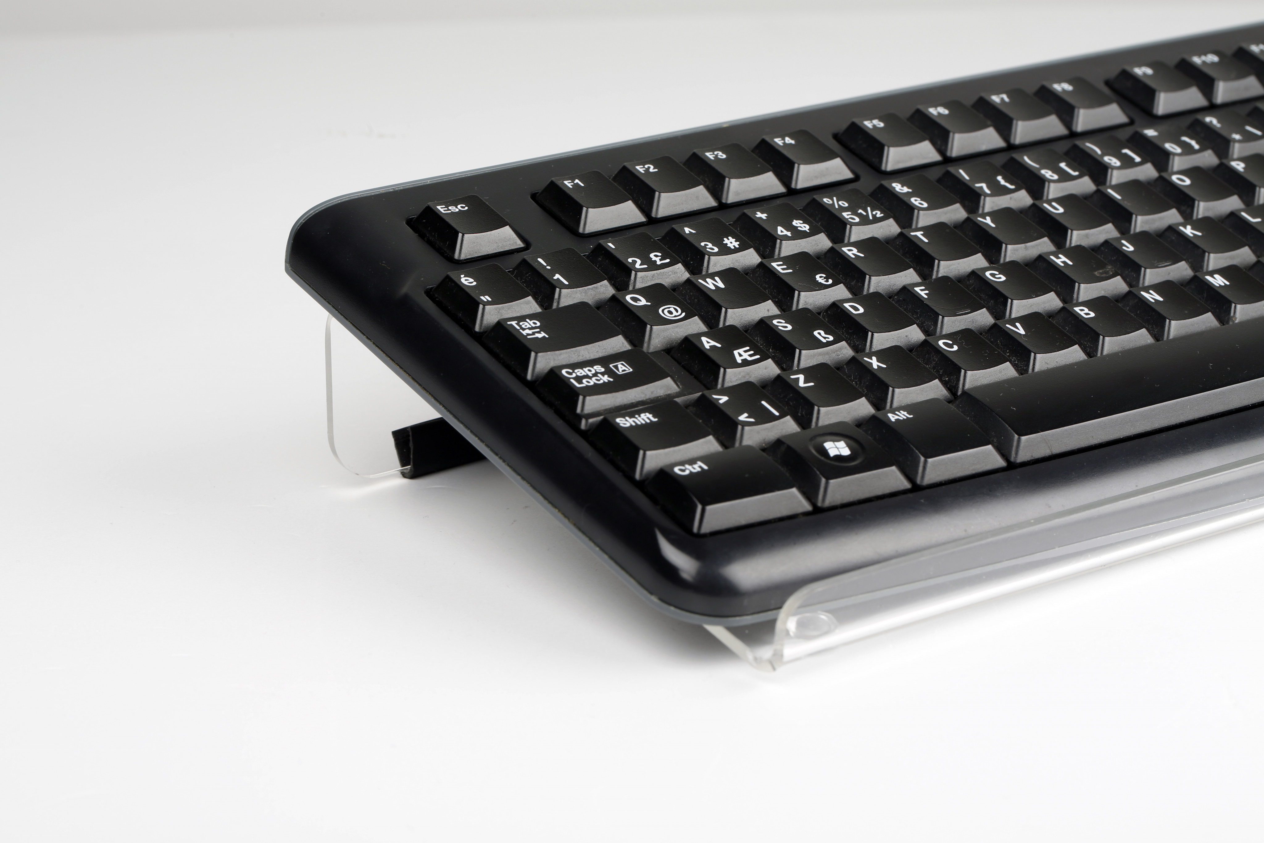 Tastaturablage aus Acrylglas Tastaturablage aus Acrylglas